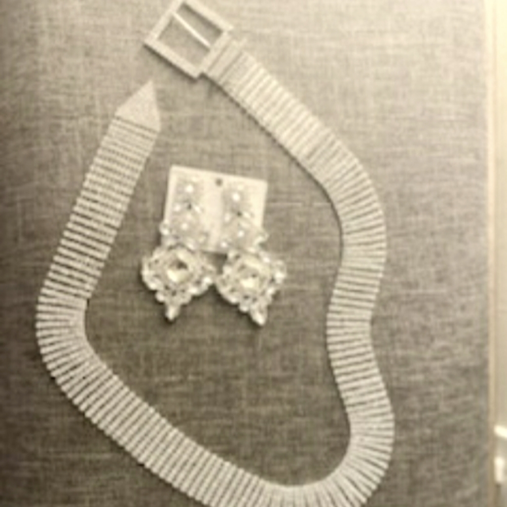 Glamorous belt and earrings